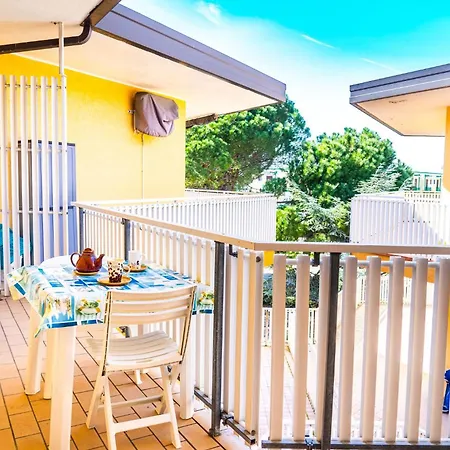 Colourful With Terrace In Bibione